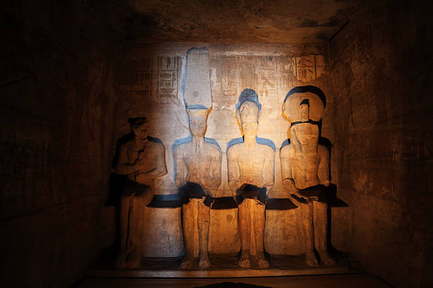 Abu Simbel - Místnost s 4 sochami faraonů