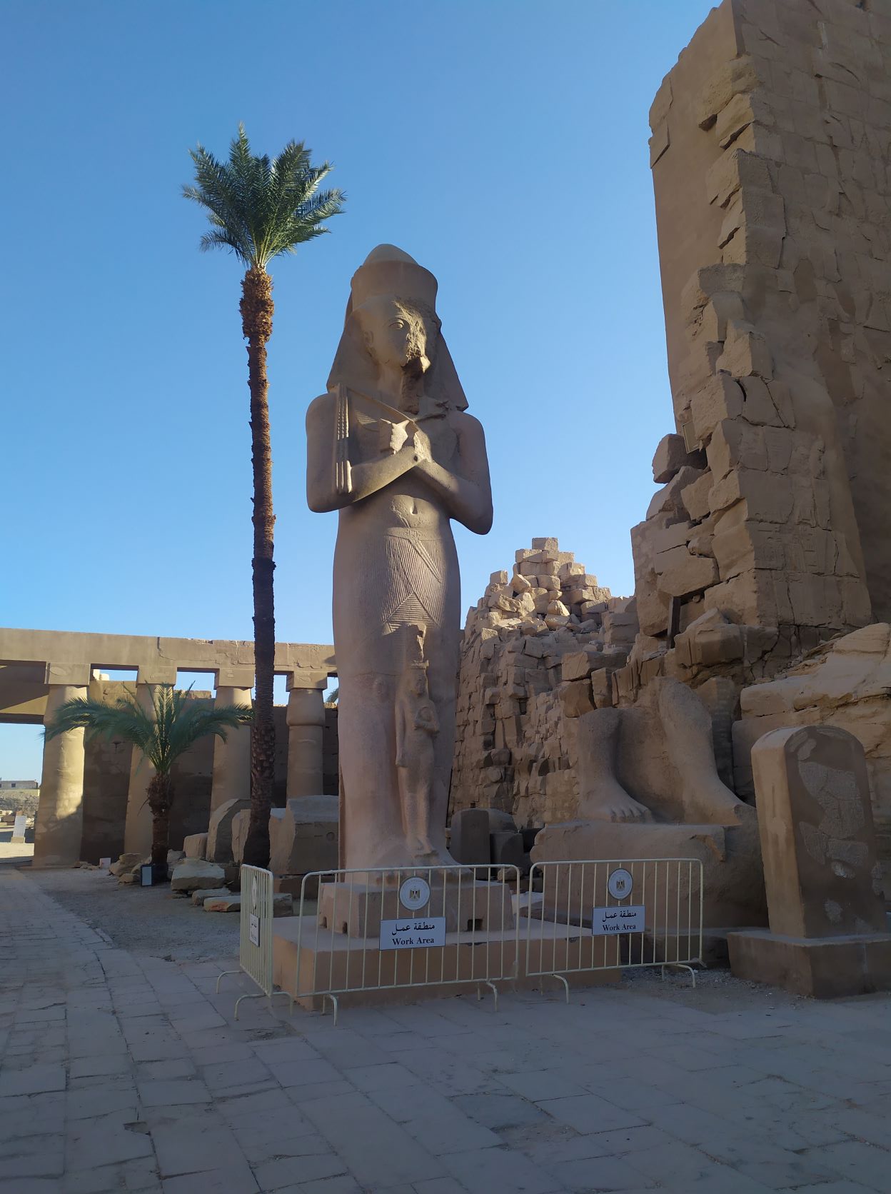 Karnak - Socha faraona